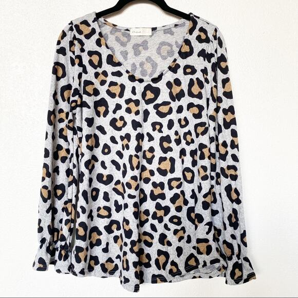 Perfect Peach Scoop V-Neck Leopard Long Sleeve Top Size Small - Picture 1 of 6